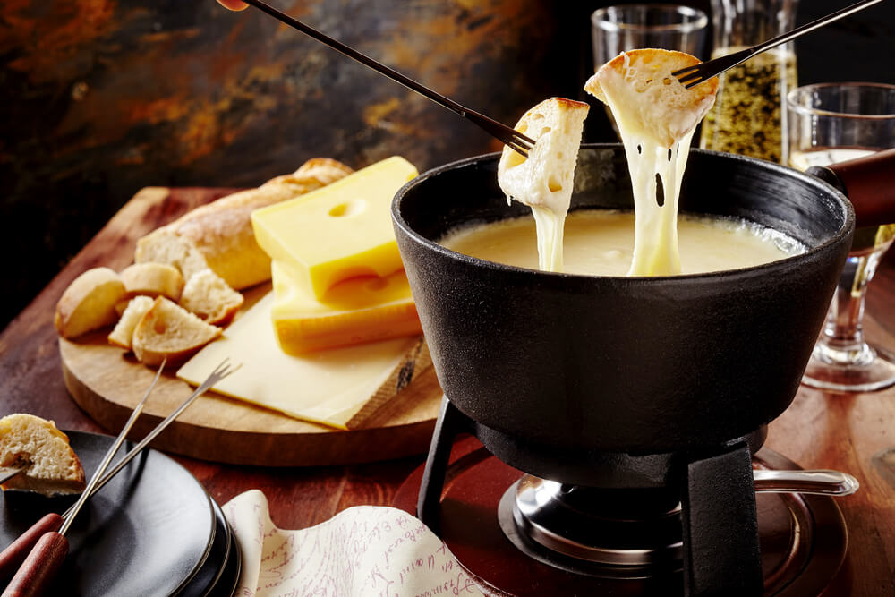 plat savoyard : la fondue savoyarde